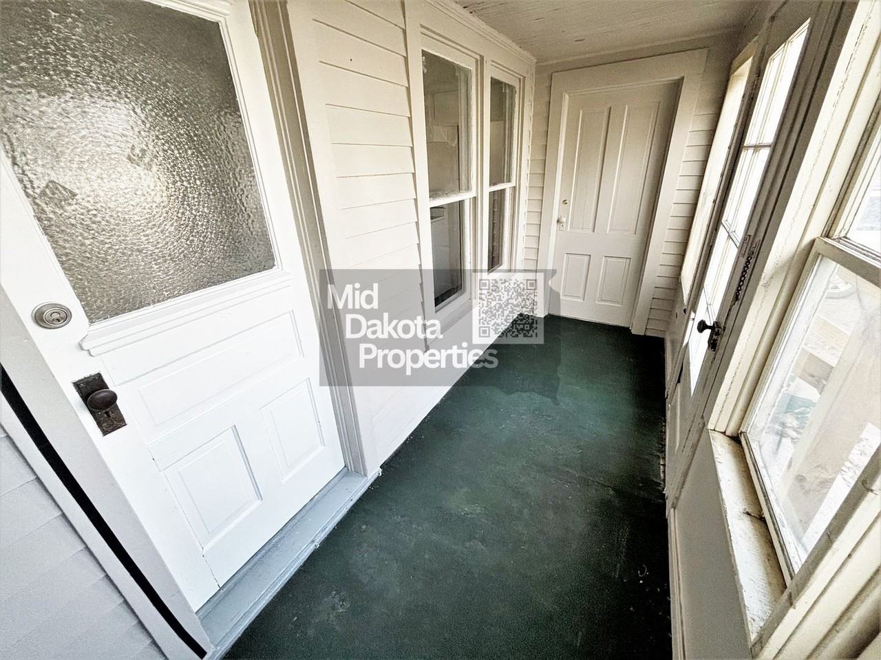 735 South Wisconsin Street - Photo 3 of 20