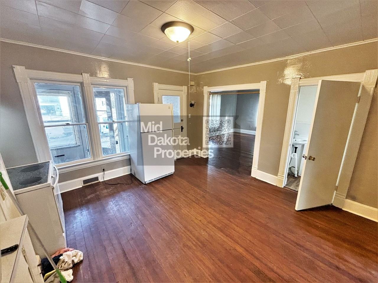 735 South Wisconsin Street - Photo 5 of 20