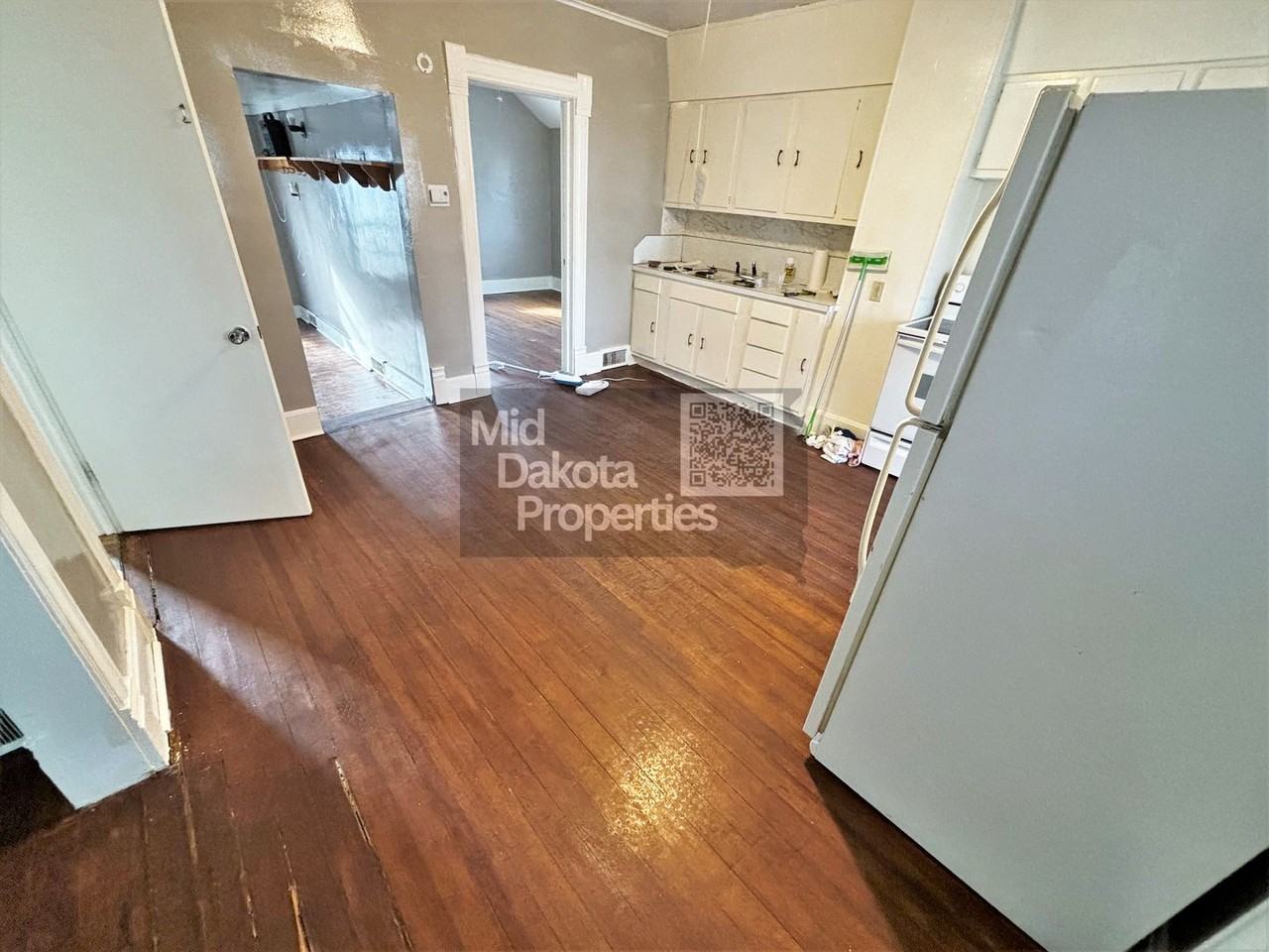 735 South Wisconsin Street - Photo 6 of 20