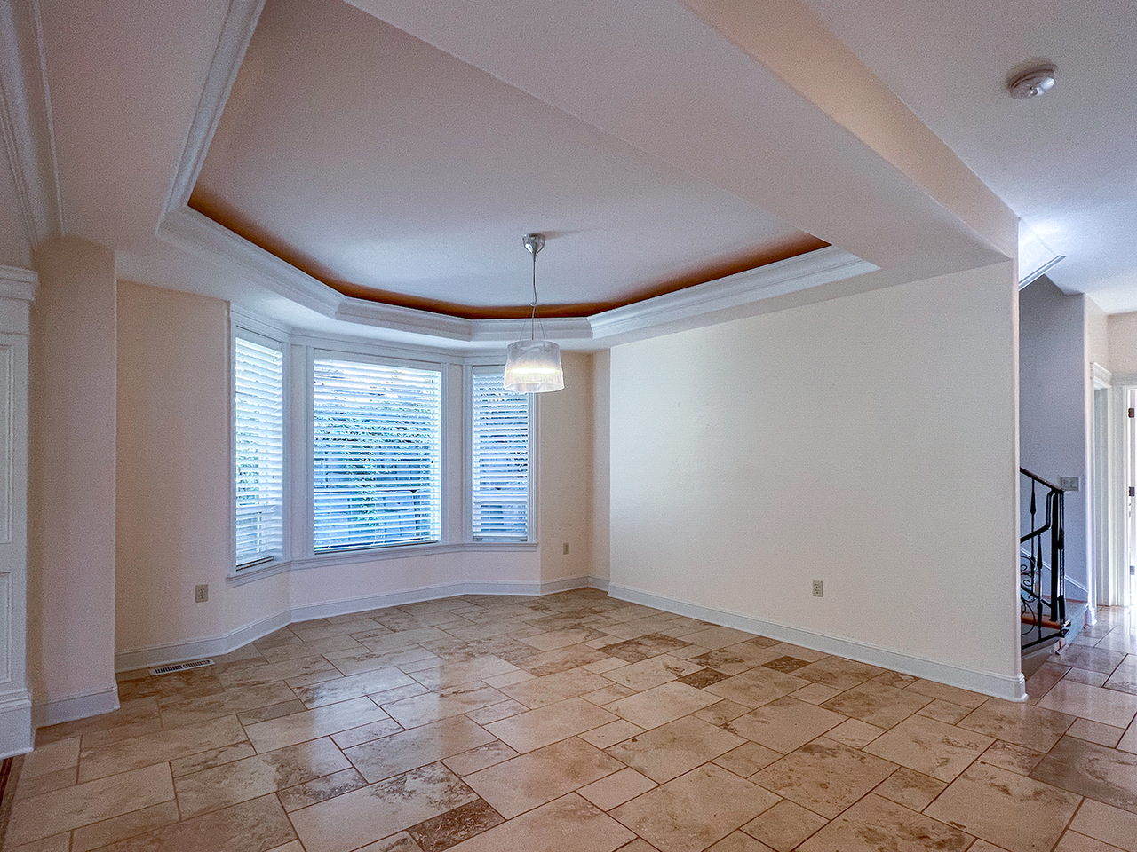 1916 Nw Norfolk Ct - Photo 2 of 50