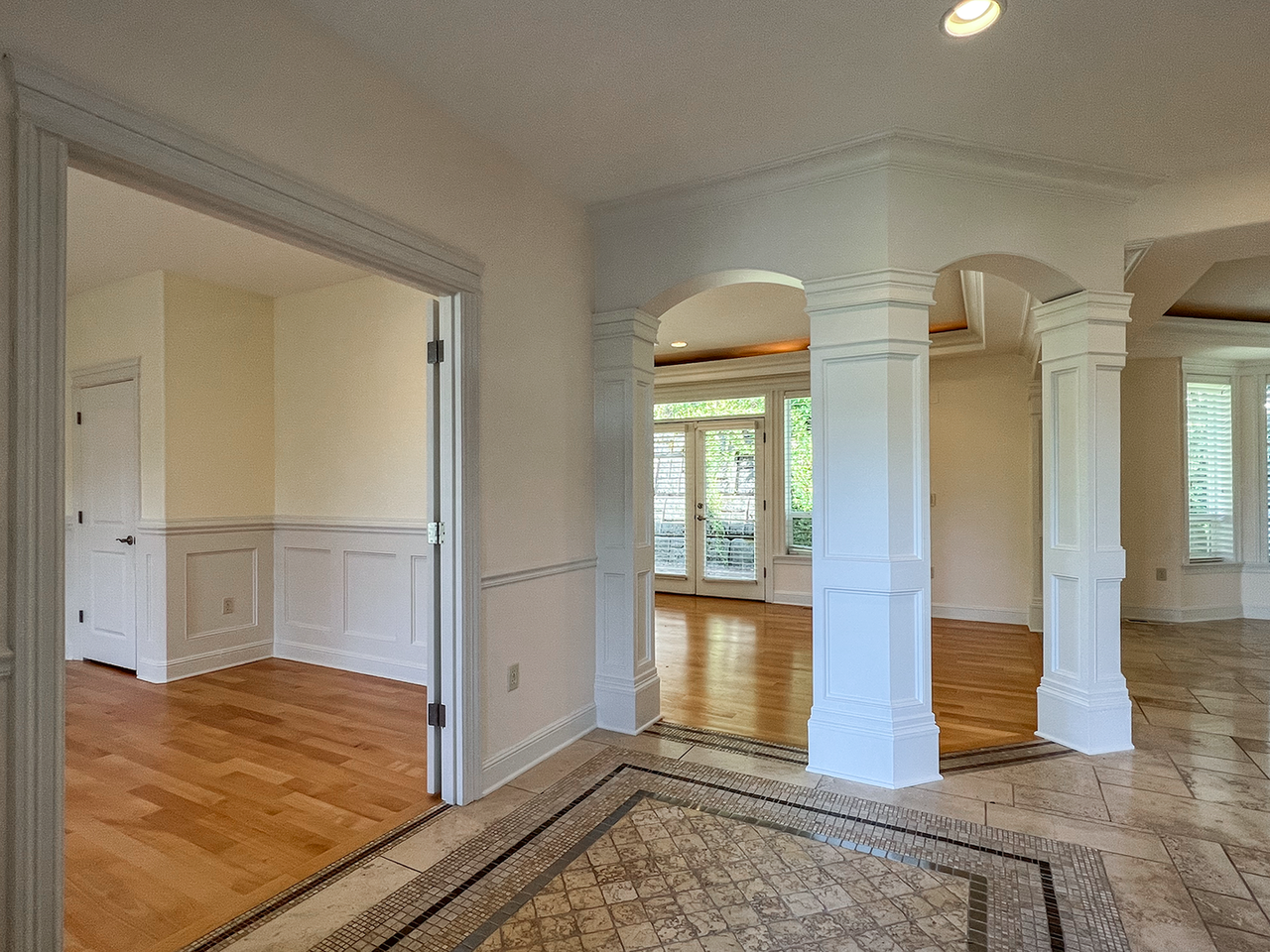 1916 Nw Norfolk Ct - Photo 4 of 50