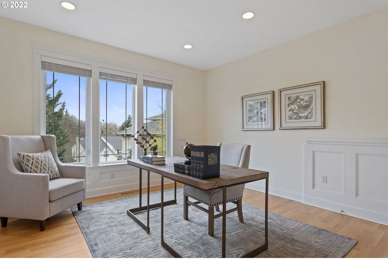 1916 Nw Norfolk Ct - Photo 5 of 50