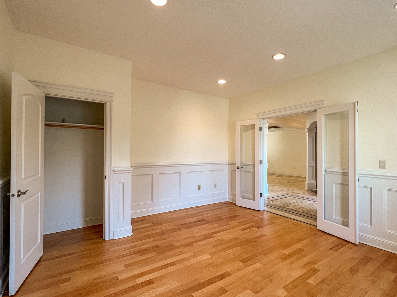 1916 Nw Norfolk Ct - Photo 7 of 50