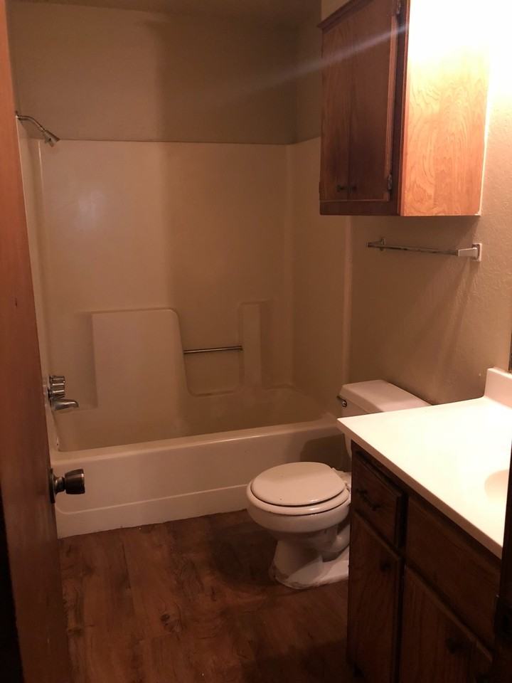 2119 Southwest 31st Street - Photo 6 of 8