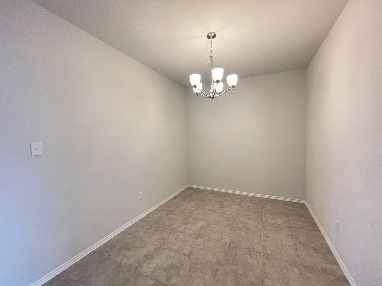 1816 Cow House Ct - Photo 4 of 35