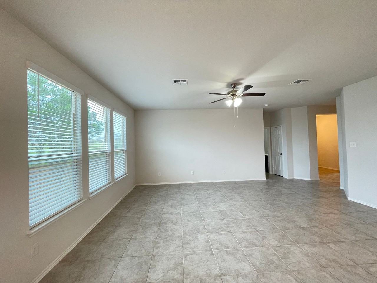 1816 Cow House Ct - Photo 7 of 35