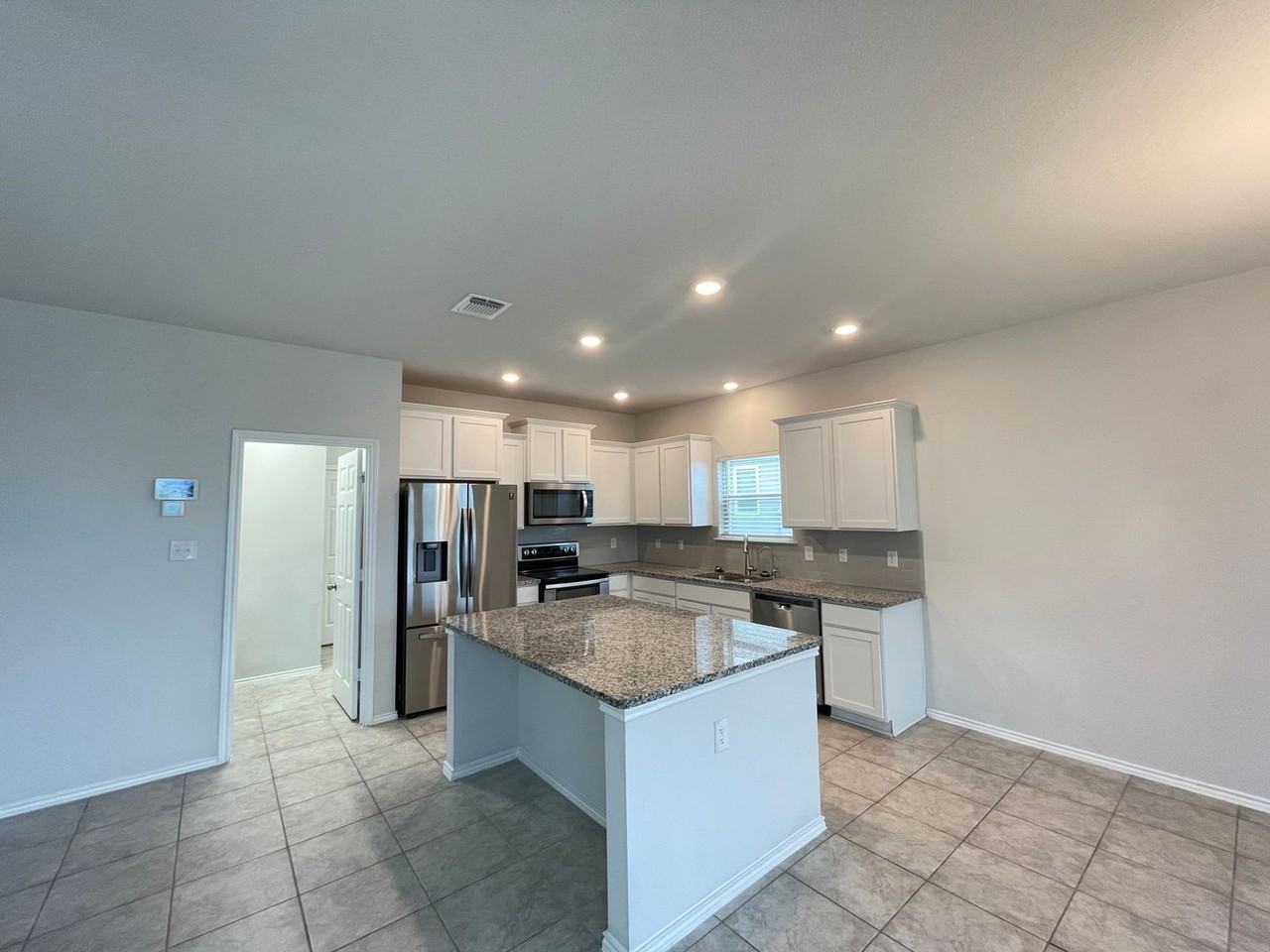 1816 Cow House Ct - Photo 6 of 35