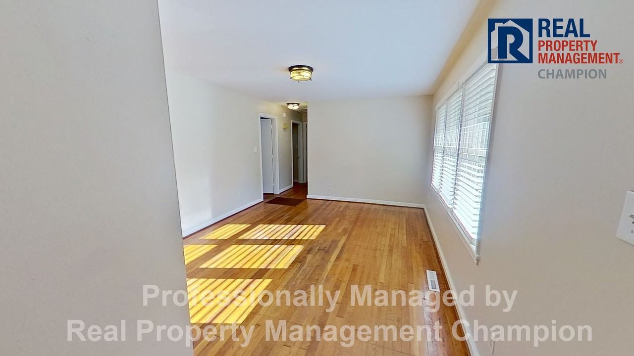 134 Kenwood Ave - Photo 2 of 25