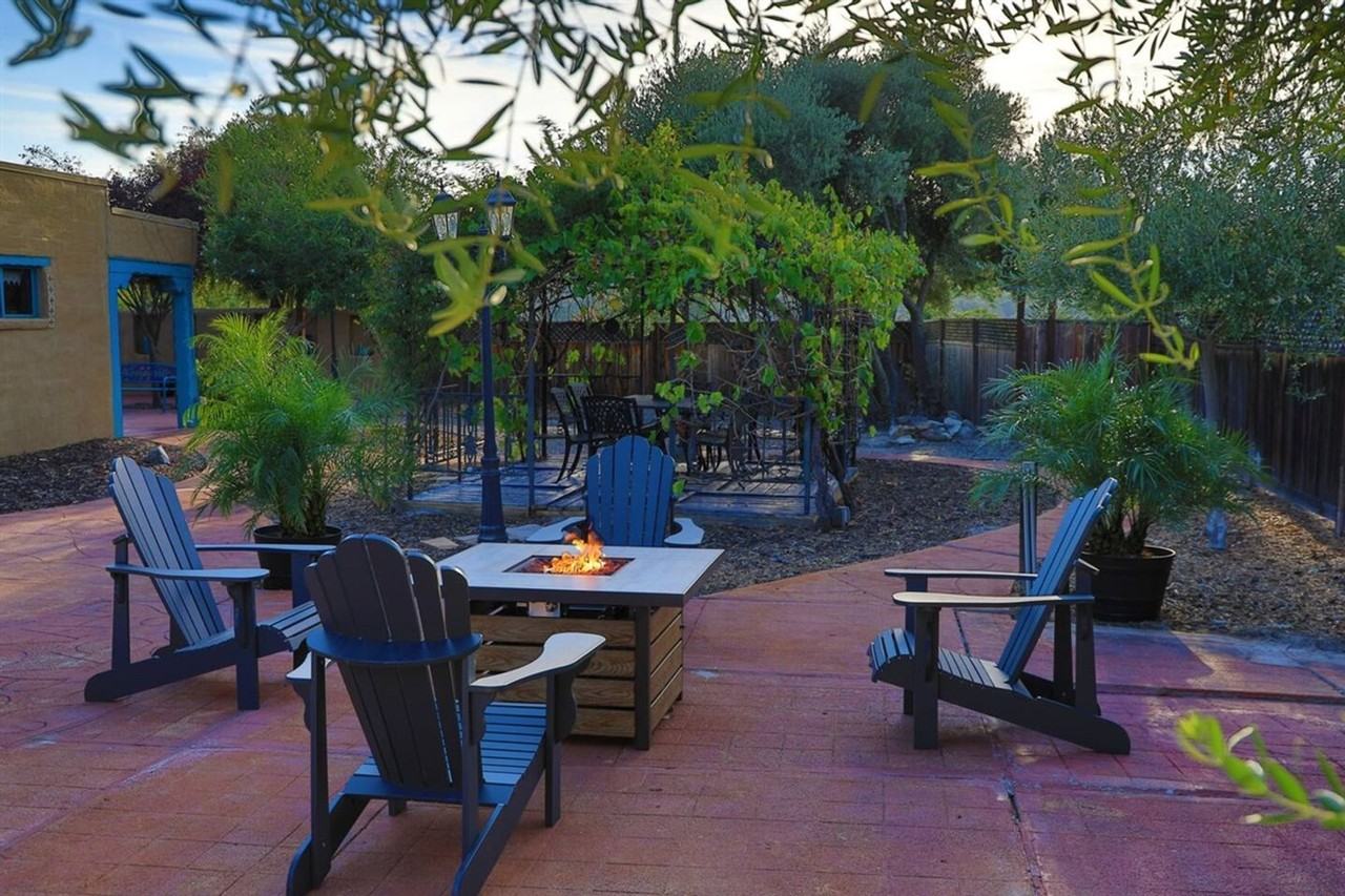 2453 El Camino Real - Photo 2 of 35