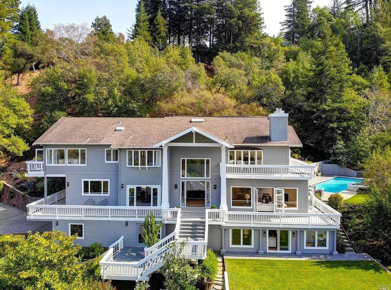 216 Evergreen Dr - Photo 2 of 50