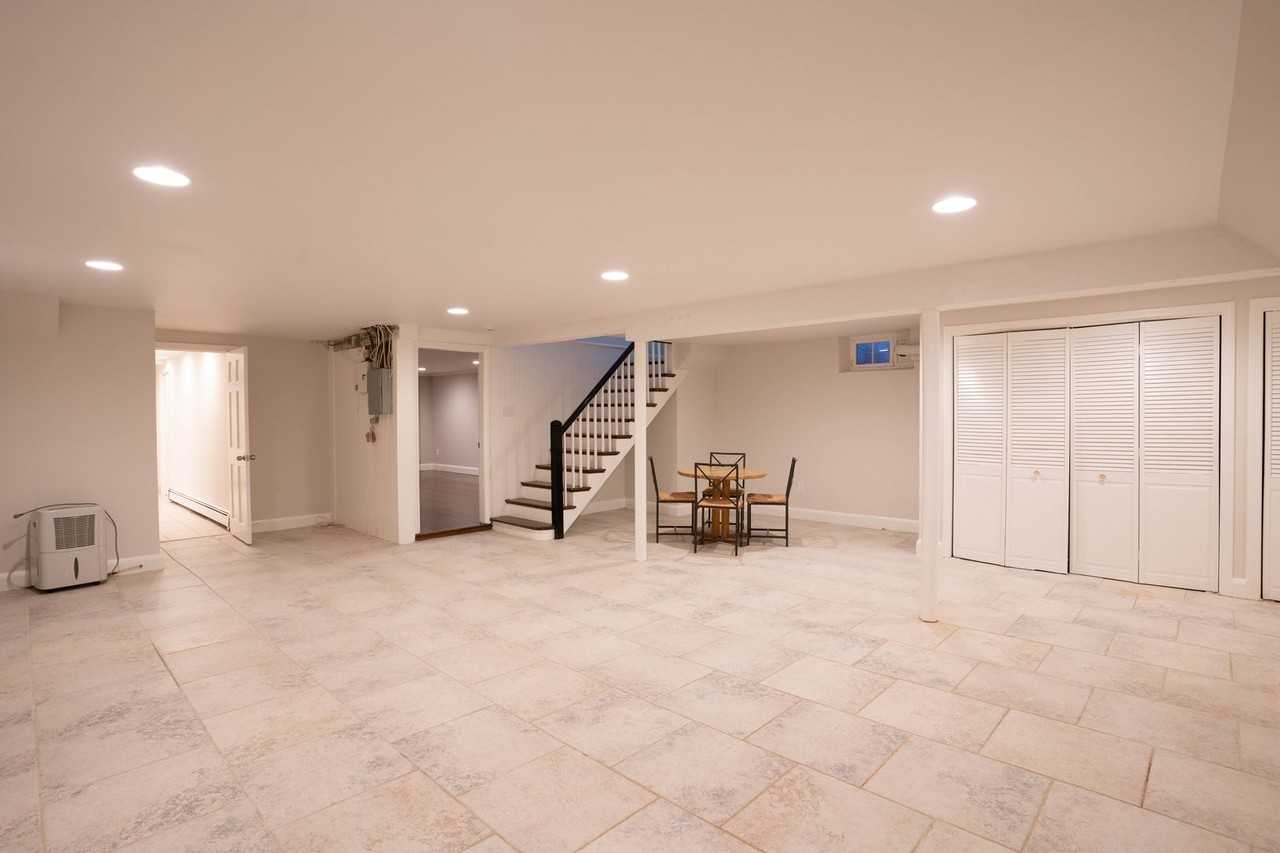 14 Pudding Stone Lane - Photo 5 of 28