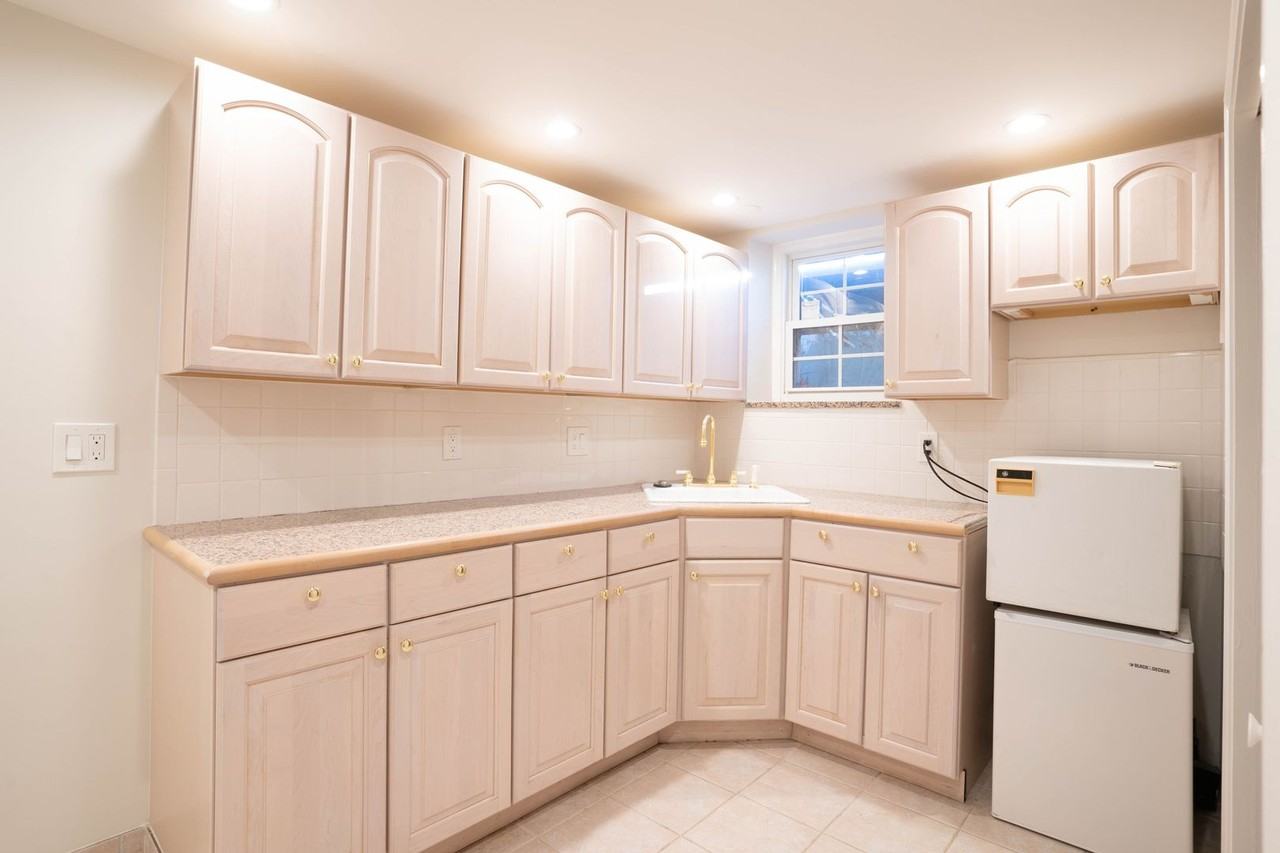 14 Pudding Stone Lane - Photo 6 of 28