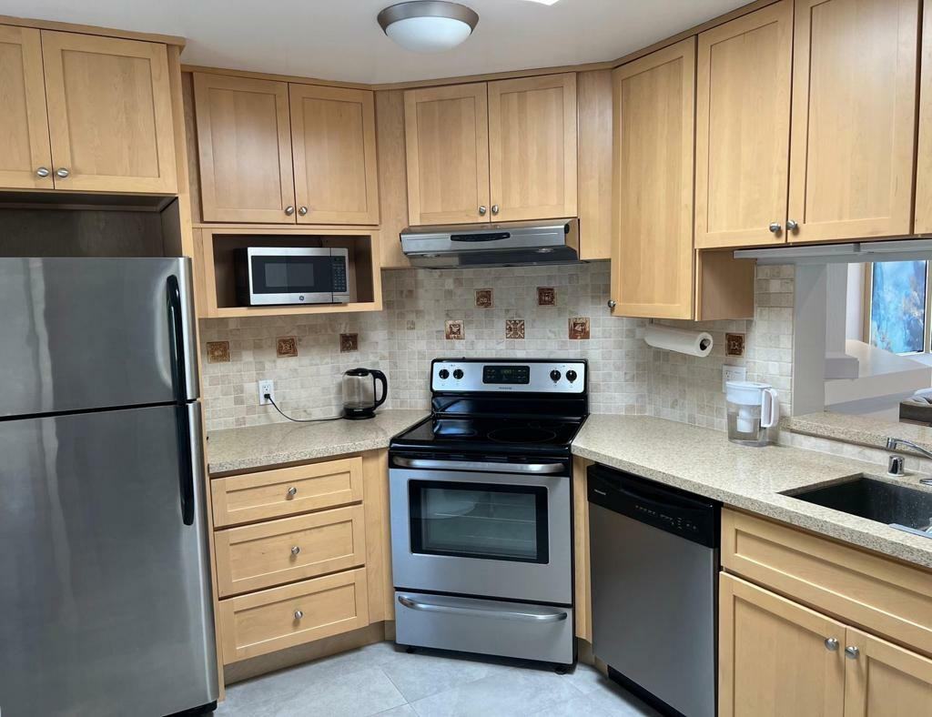 2101 Baker Street #12 - Photo 3 of 8