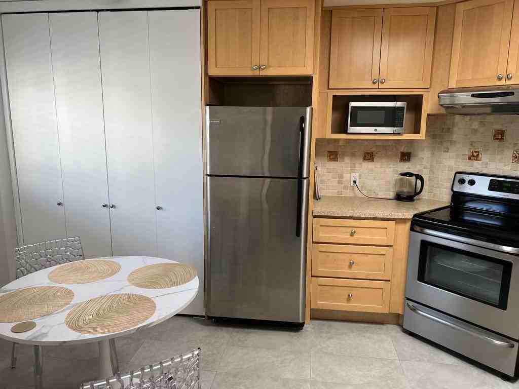 2101 Baker Street #12 - Photo 4 of 8