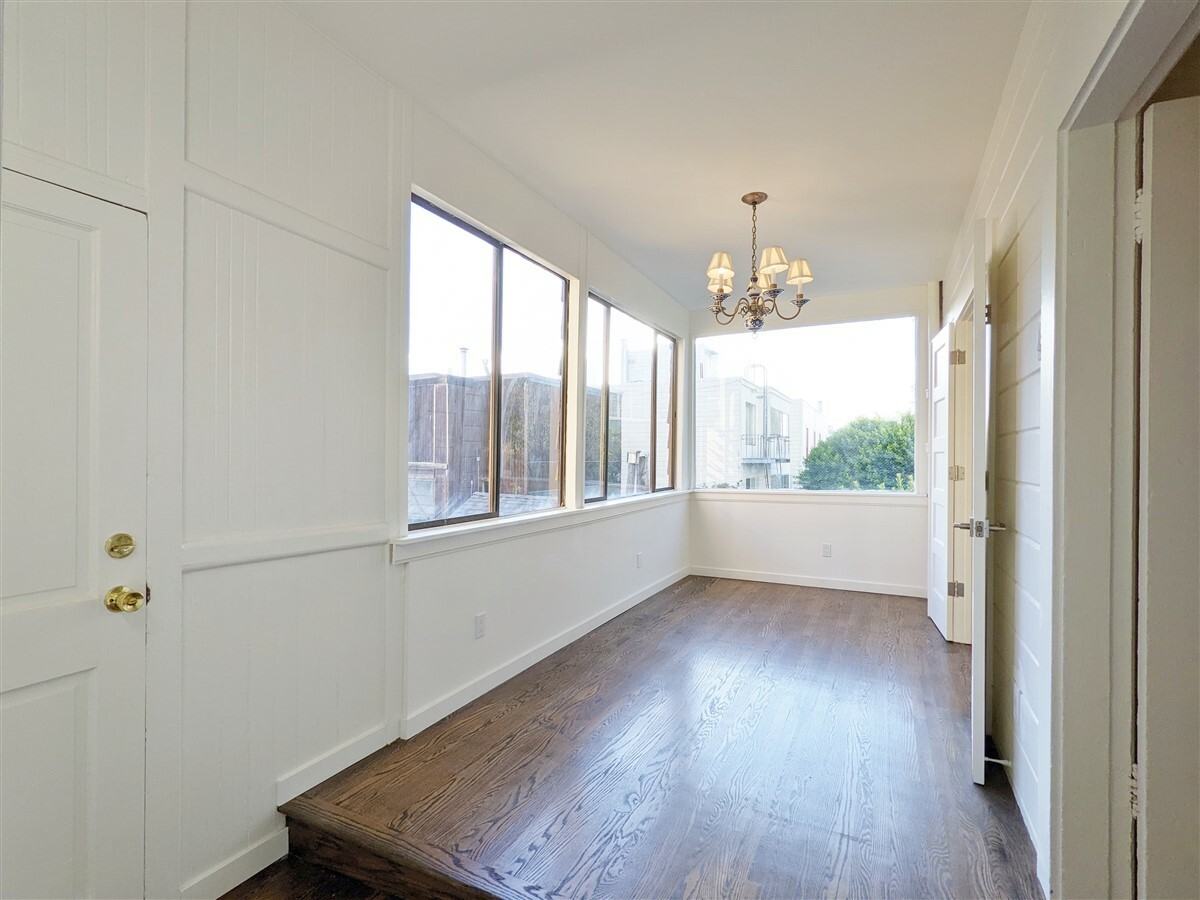 461 Greenwich St - Photo 4 of 20