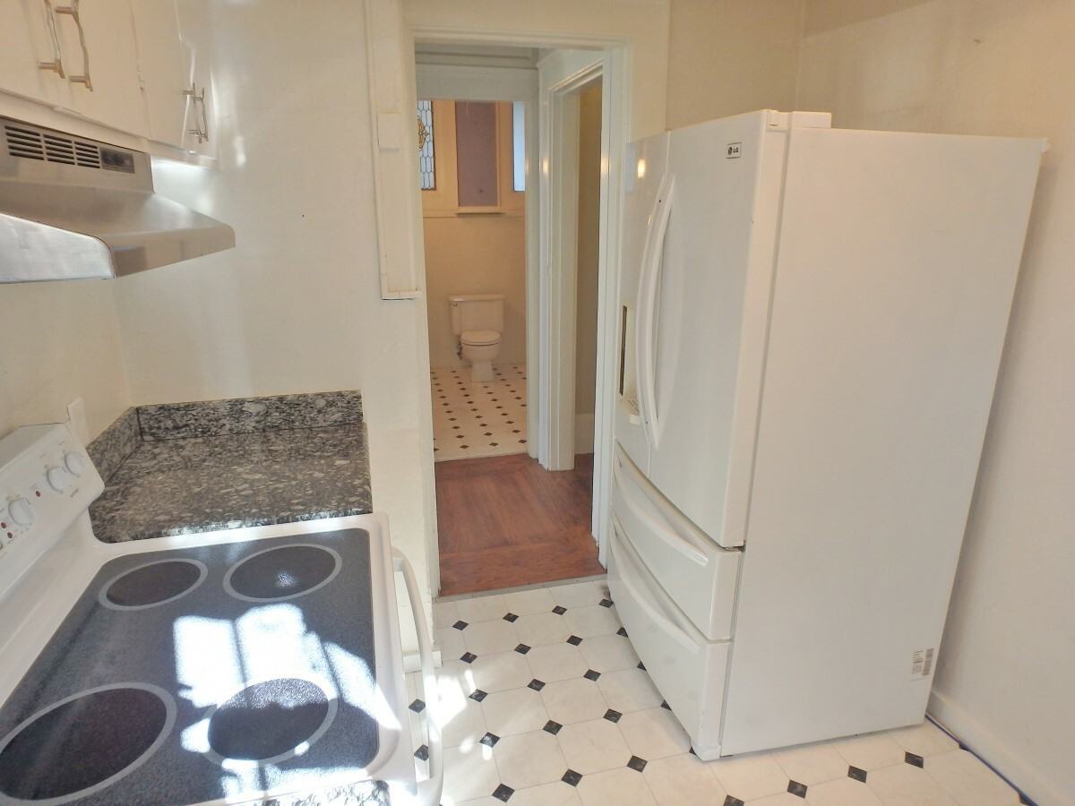 1809 Broadway #3 - Photo 5 of 16