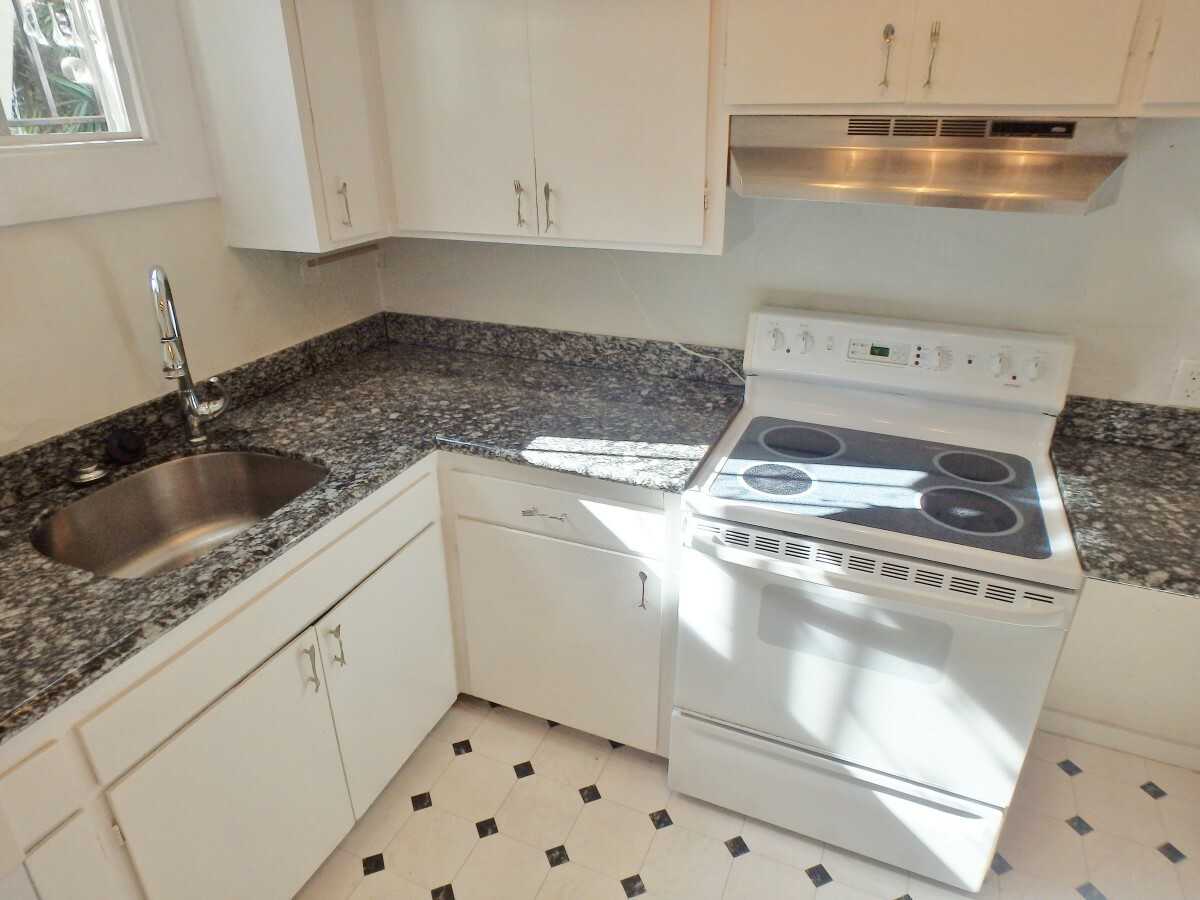 1809 Broadway #3 - Photo 6 of 16