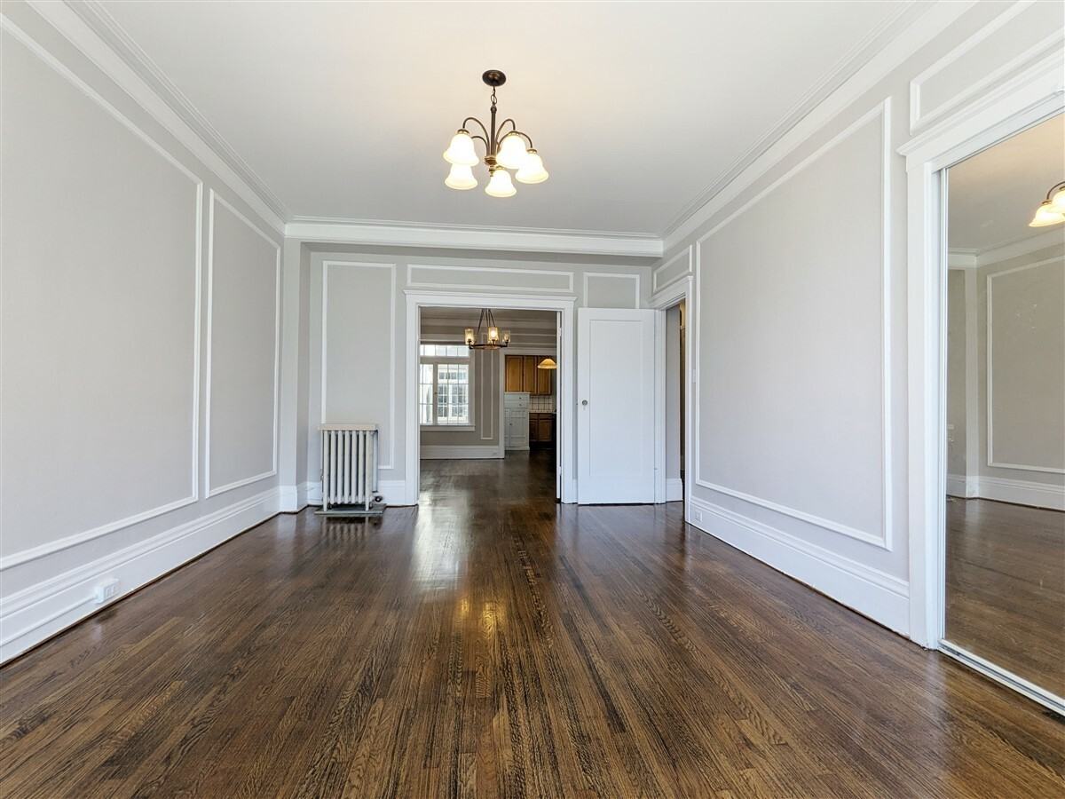 2030 Franklin St #404 - Photo 2 of 21