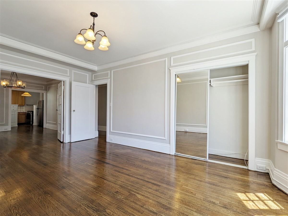 2030 Franklin St #404 - Photo 3 of 21