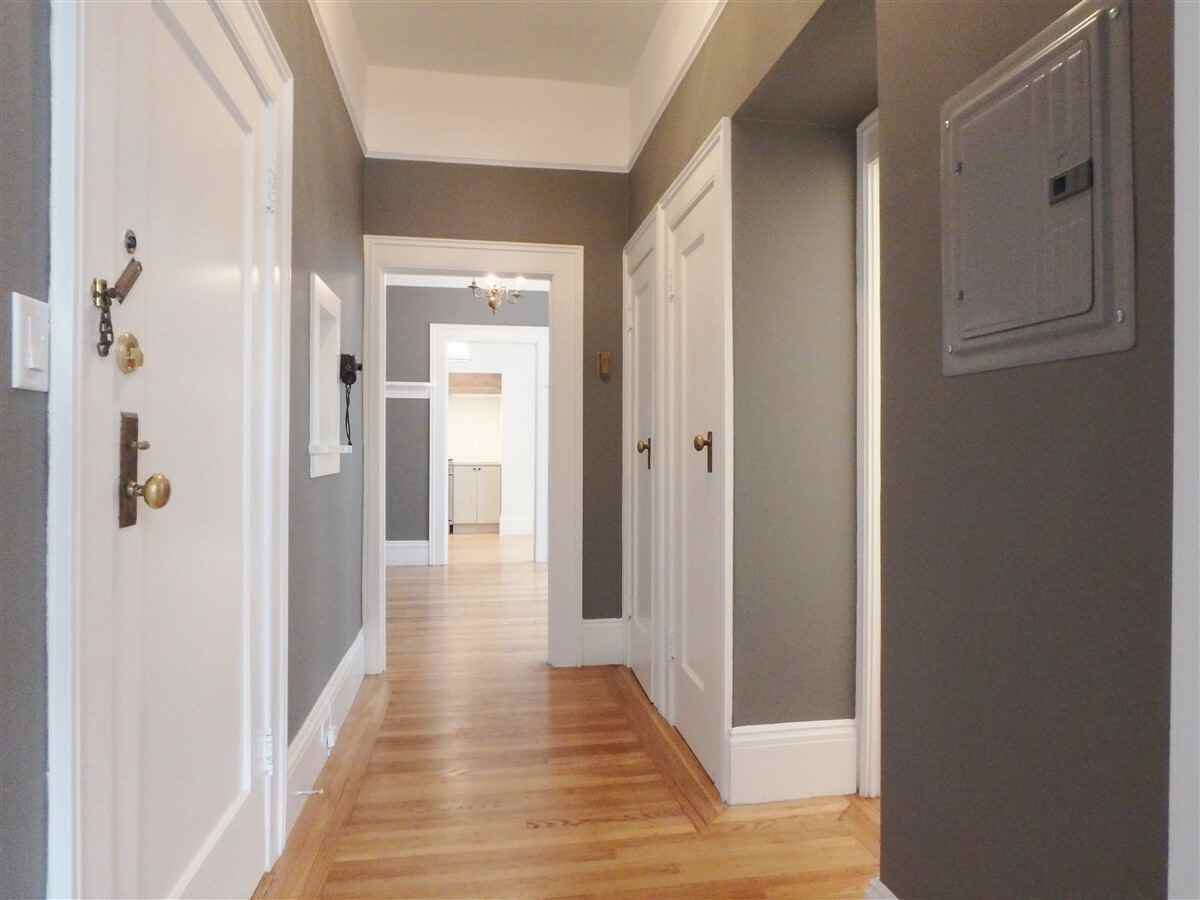 1856 Green St #1 - Photo 3 of 17