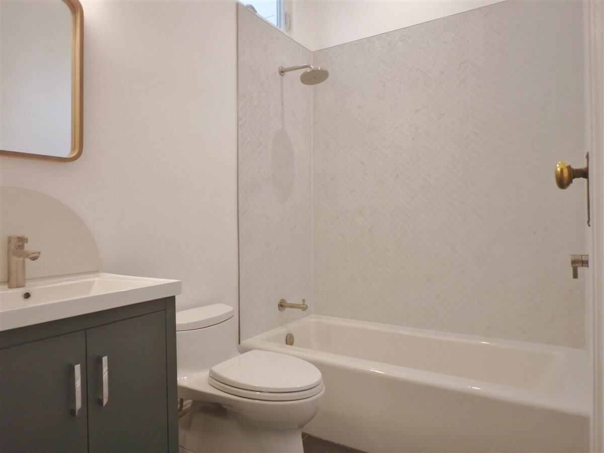 1856 Green St #1 - Photo 5 of 17