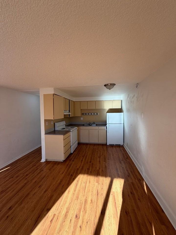 2124 Arthur St #16 - Photo 3 of 12