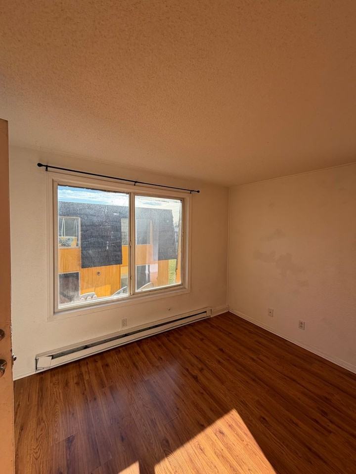 2124 Arthur St #16 - Photo 4 of 12