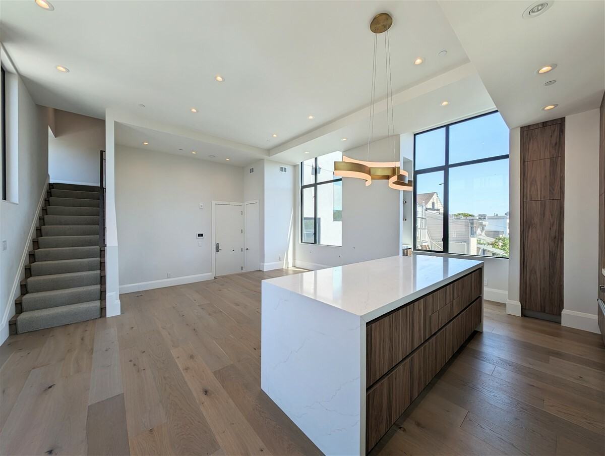 2707 23rd St #2 - Photo 2 of 24