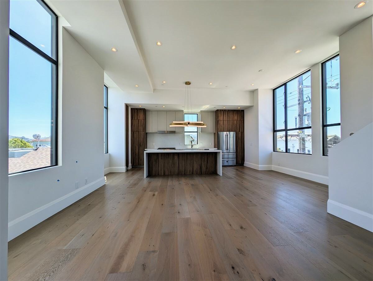 2707 23rd St #2 - Photo 3 of 24