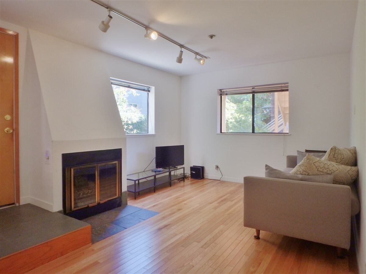 463 Greenwich St #C - Photo 3 of 22