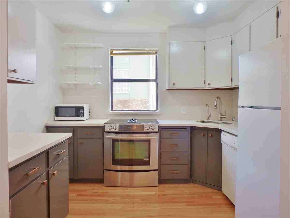 463 Greenwich St #C - Photo 6 of 22