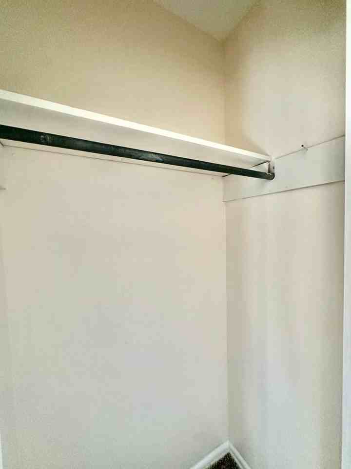 2143 Henrietta St - Photo 7 of 12