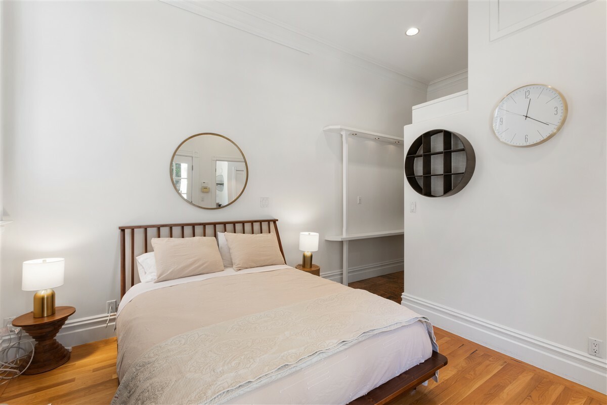 1944 Webster St #2 - Photo 4 of 24