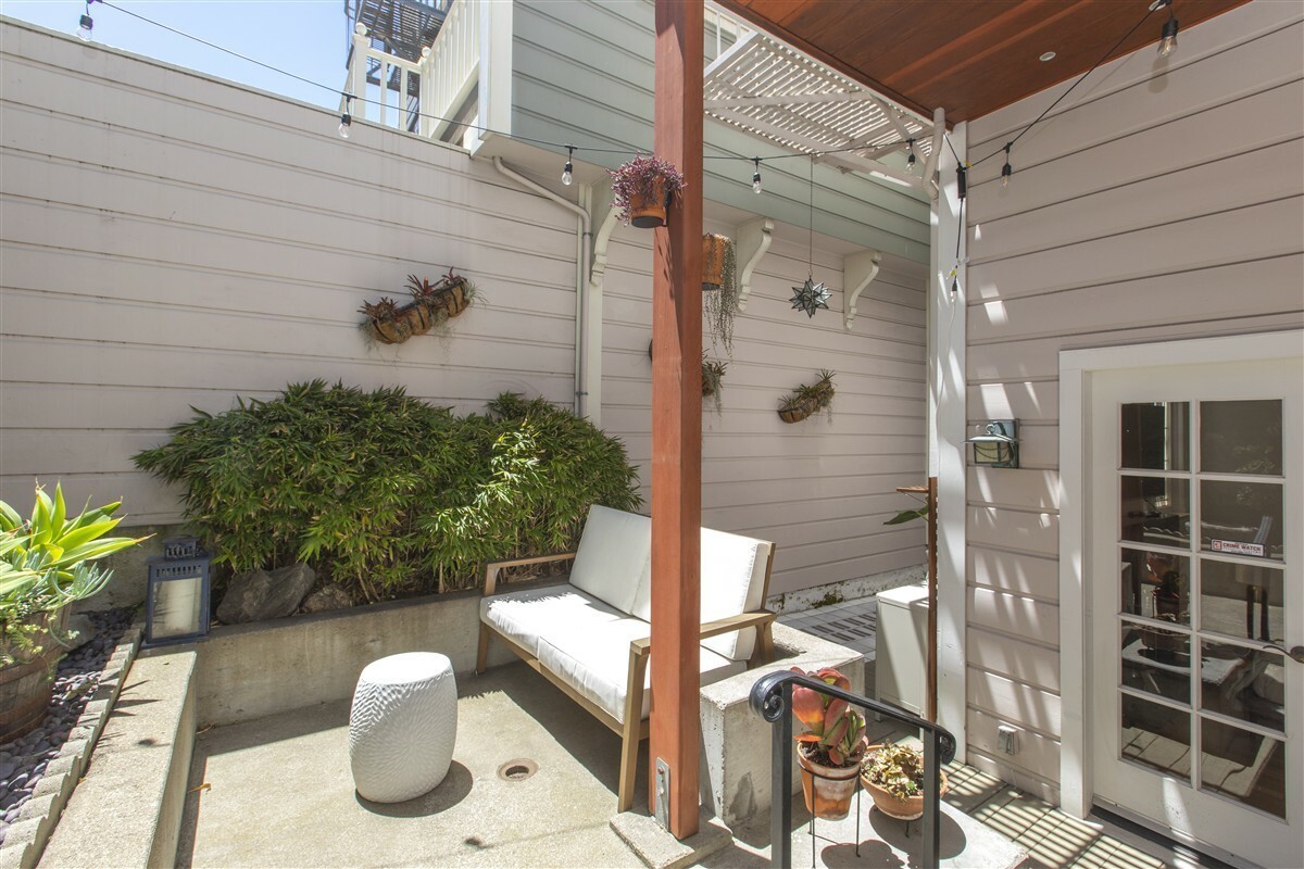 1944 Webster St #2 - Photo 6 of 24
