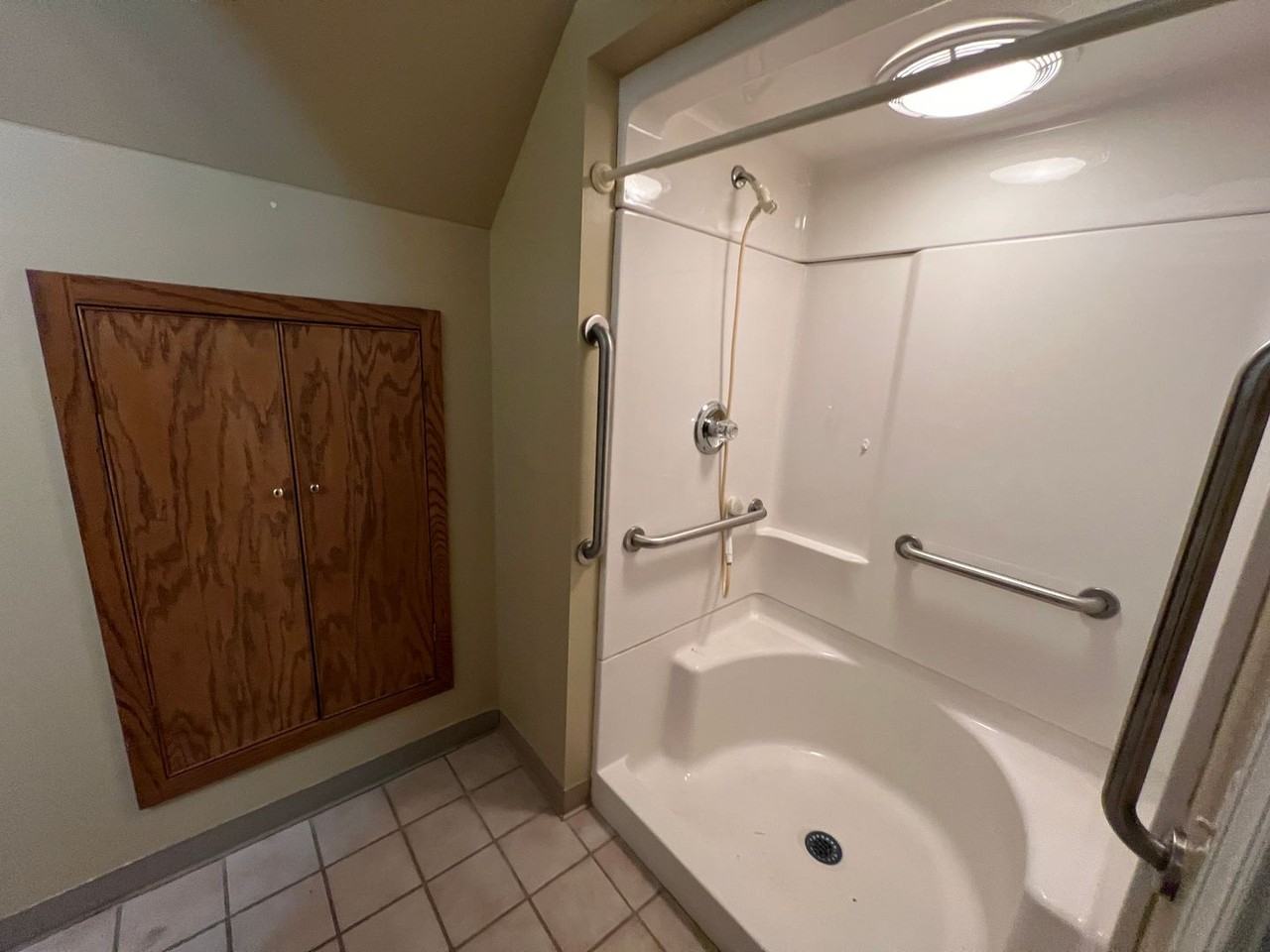 320 E Lincoln Ave - Photo 2 of 15