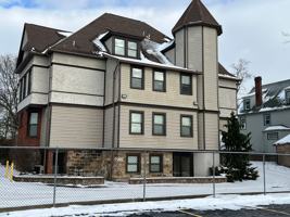 featured image of 320 E Lincoln Ave