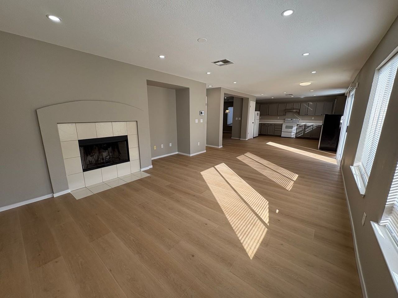 1192 Oak Haven Way - Photo 4 of 18