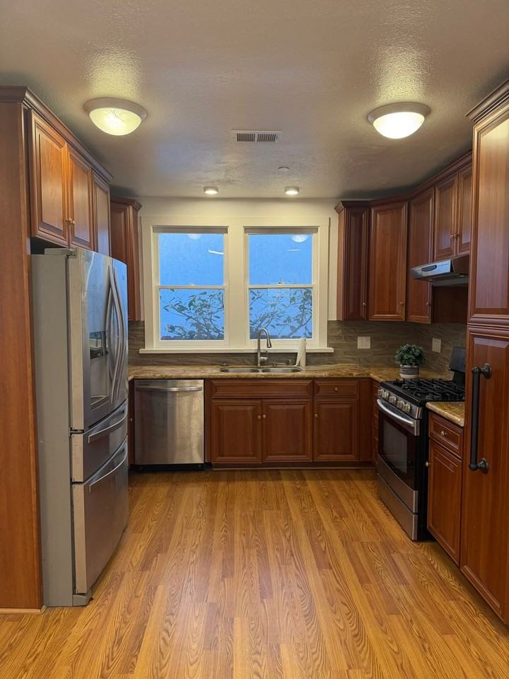 603 8th Street - Photo 2 of 11