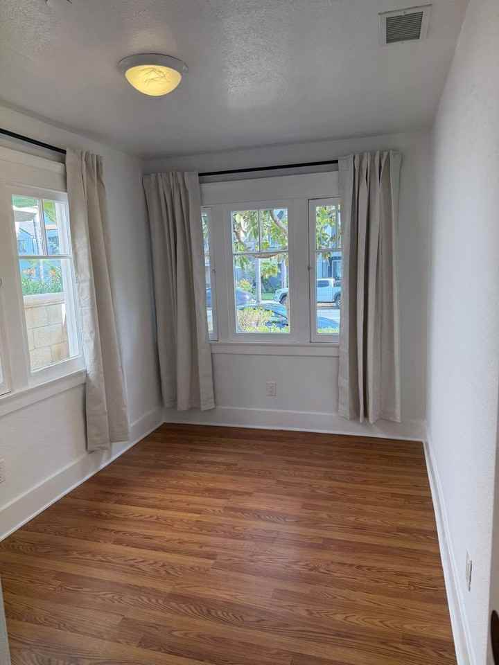 603 8th Street - Photo 7 of 11