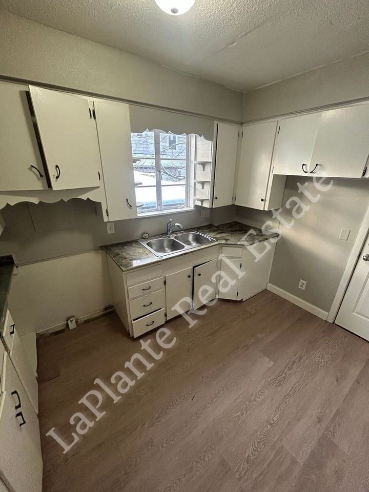 1656 Macomber Street - Photo 7 of 21