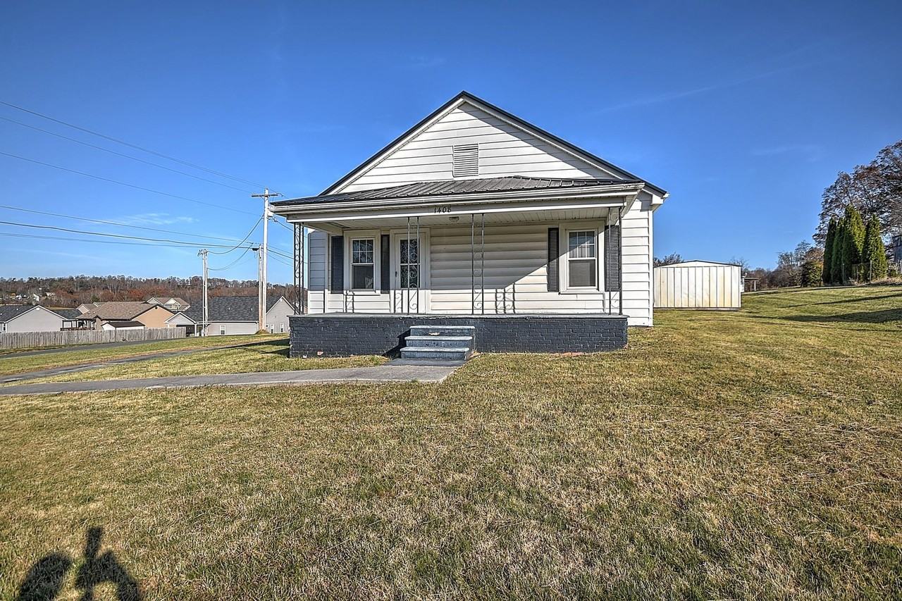 1408 West College Street - Photo 2 of 39