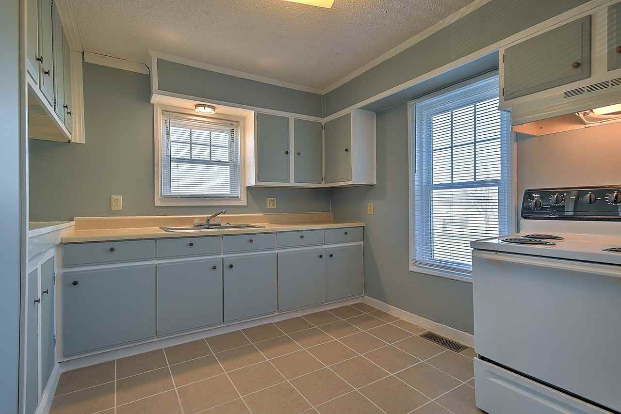 1408 West College Street - Photo 6 of 39