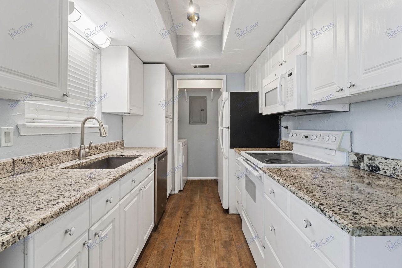 2101 Park Willow Ln #B - Photo 4 of 17
