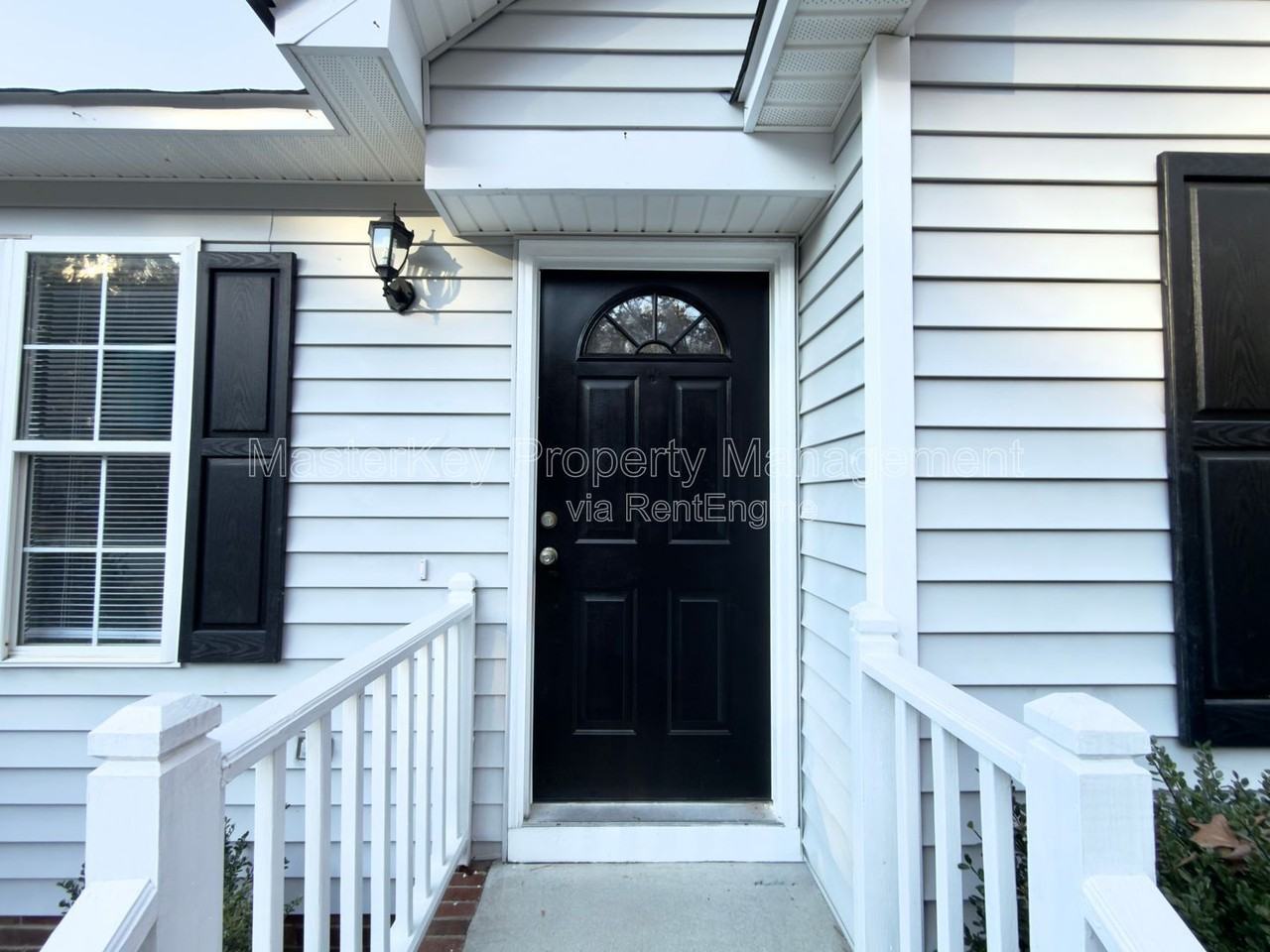 1101 Amber Acres Ln - Photo 2 of 22