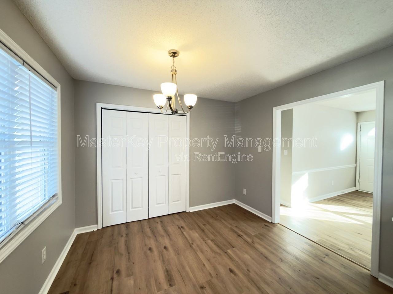 1101 Amber Acres Ln - Photo 6 of 22