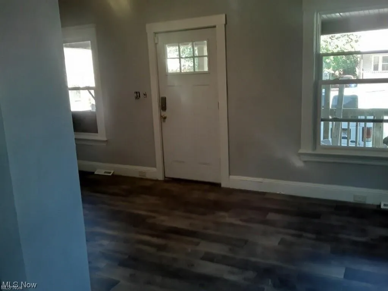 2926 East 130th Street - Photo 5 of 9