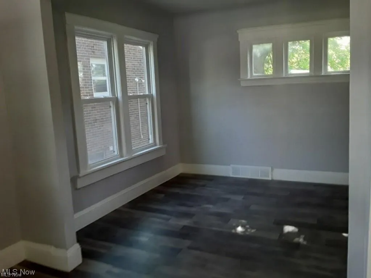 2926 East 130th Street - Photo 7 of 9