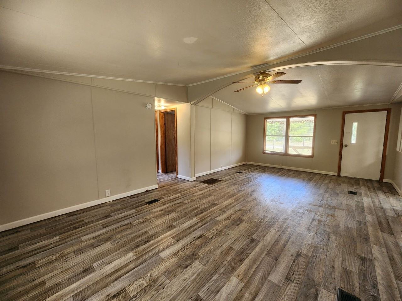 9150 Se 197th Ave - Photo 4 of 25