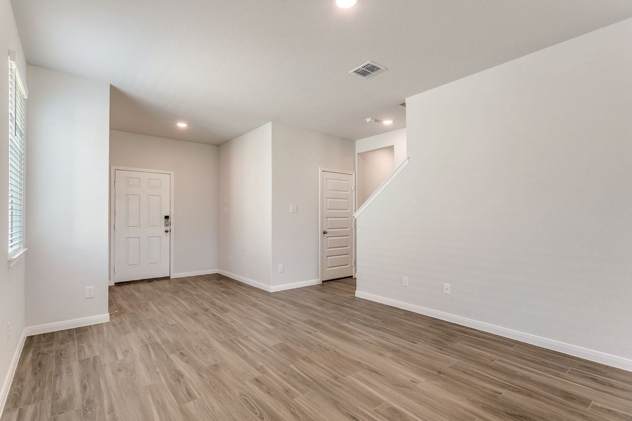 15035 Homing Mdw - Photo 3 of 25