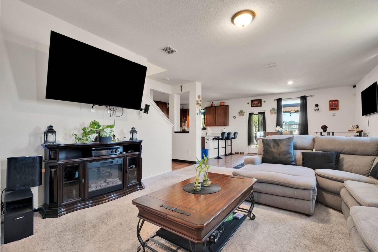 8543 Adler Fall Ln - Photo 4 of 22